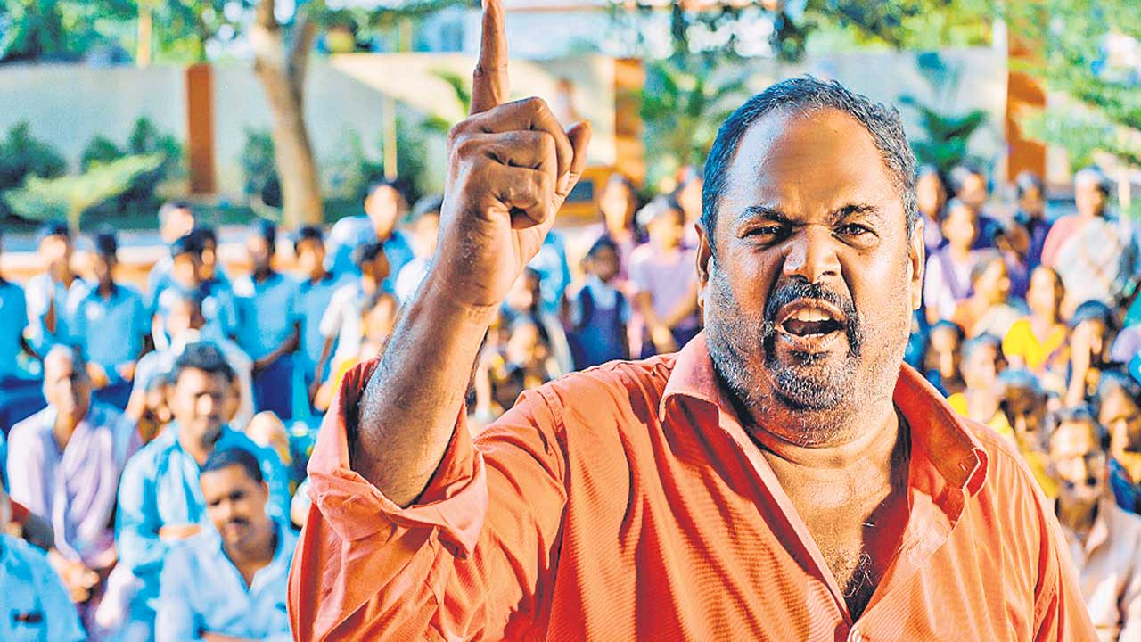 విద్యా వ్యవస్థ బాగుపడాలి