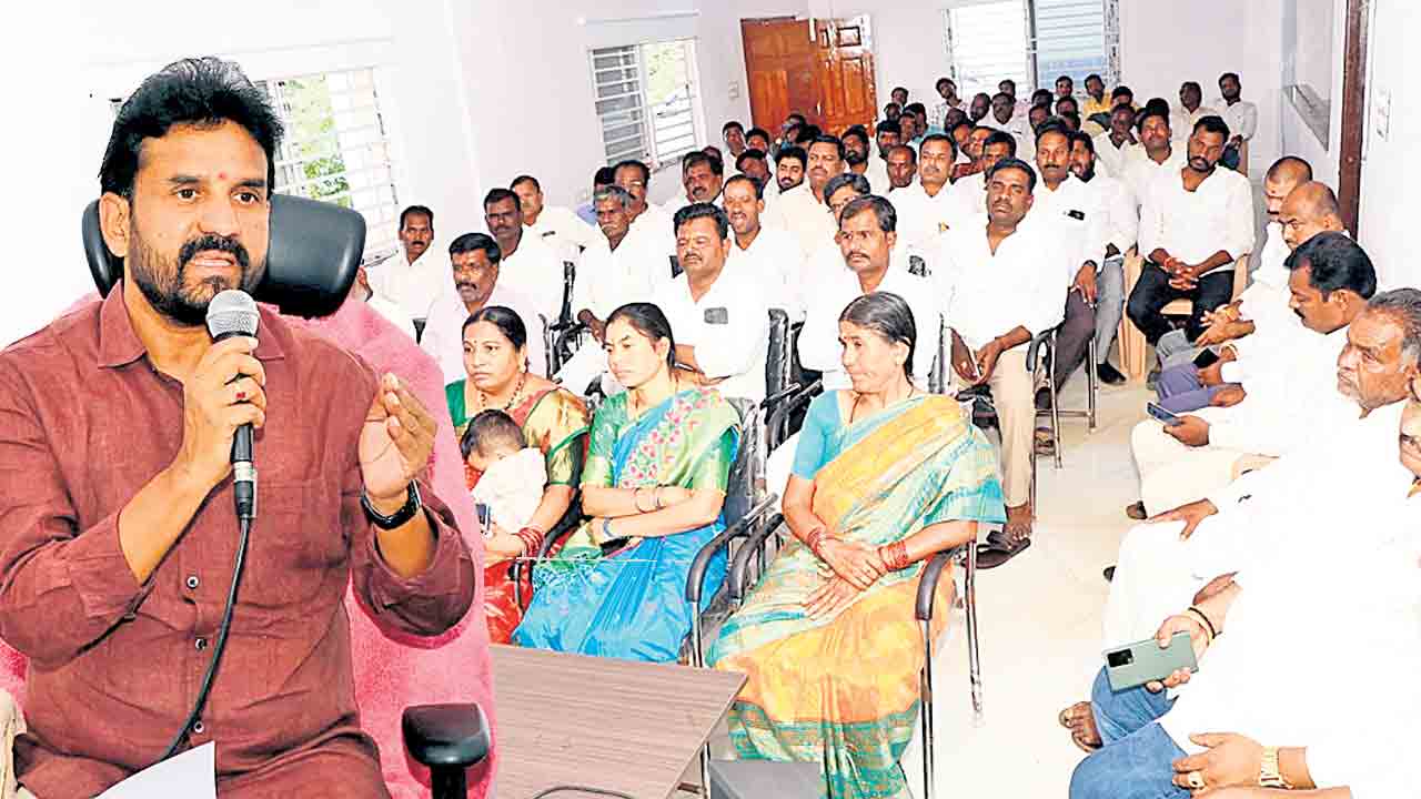 సంబురాలు అంబరాన్నంటాలి