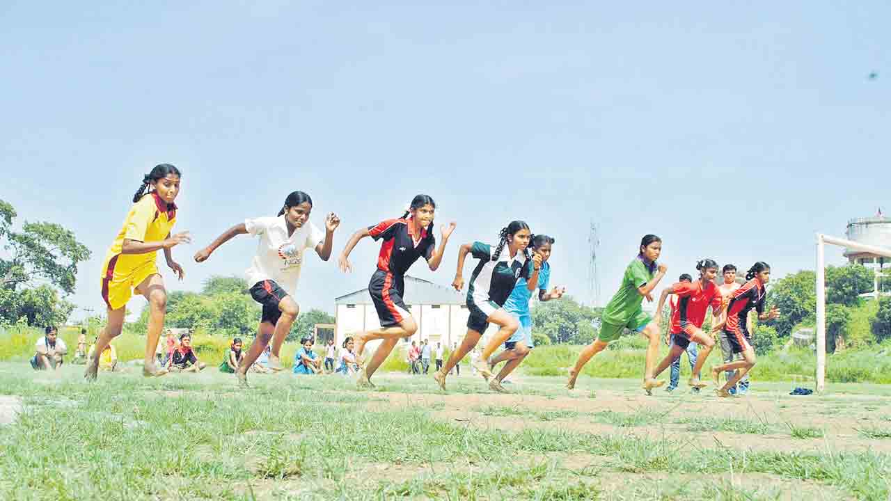 ఊరూరా క్రీడోత్సవాలు