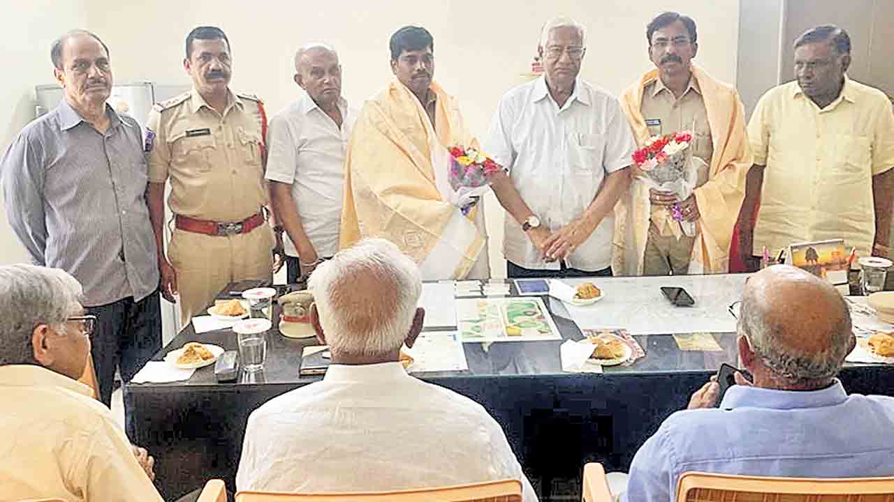 అప్రమత్తతతో సైబర్‌ నేరాలకు చెక్‌