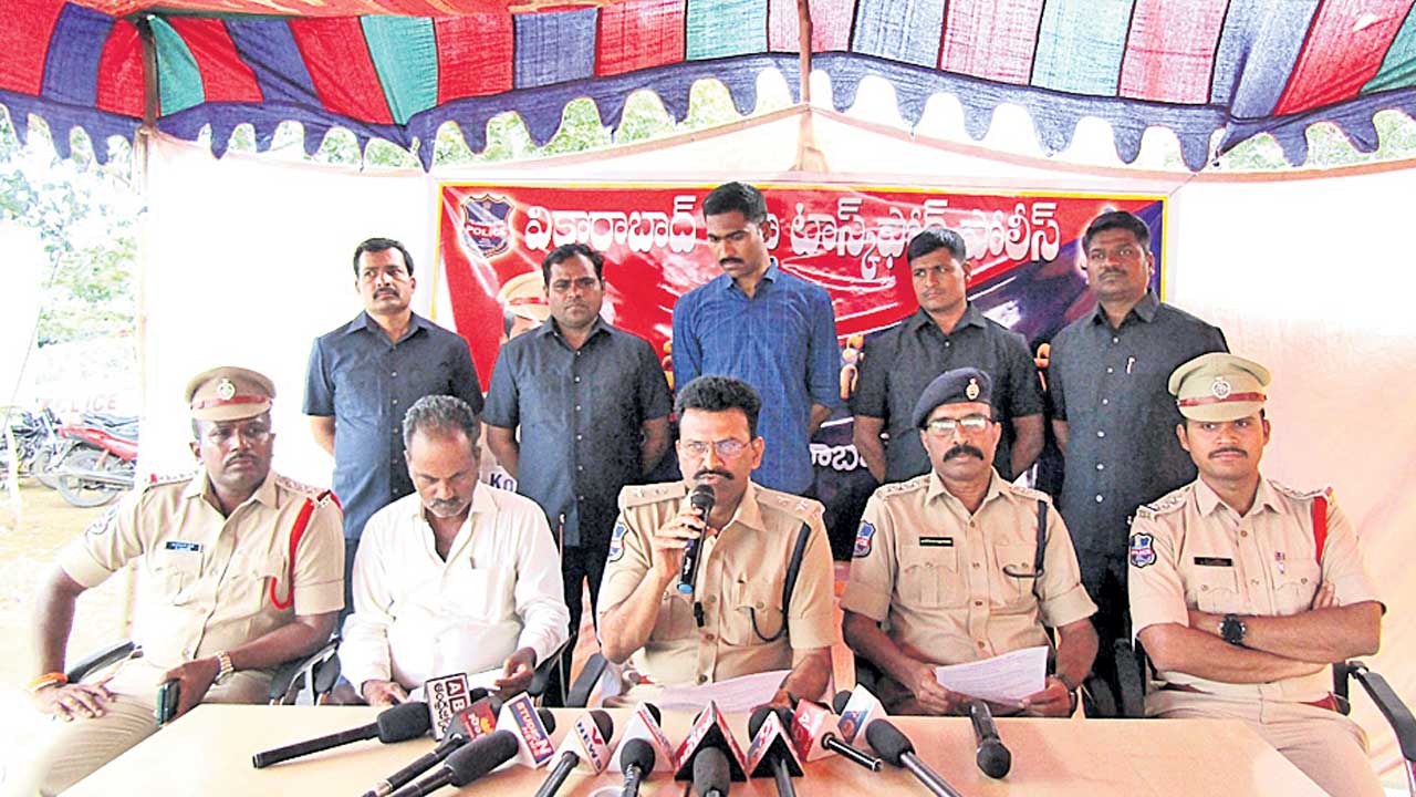 నకిలీ విత్తనాలపై కొరడా