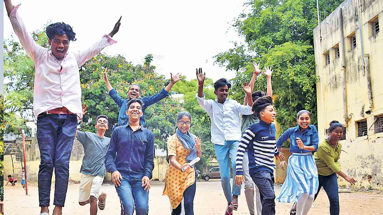 10th Results |  సర్కారు బడి.. సంచలన ఫలితం