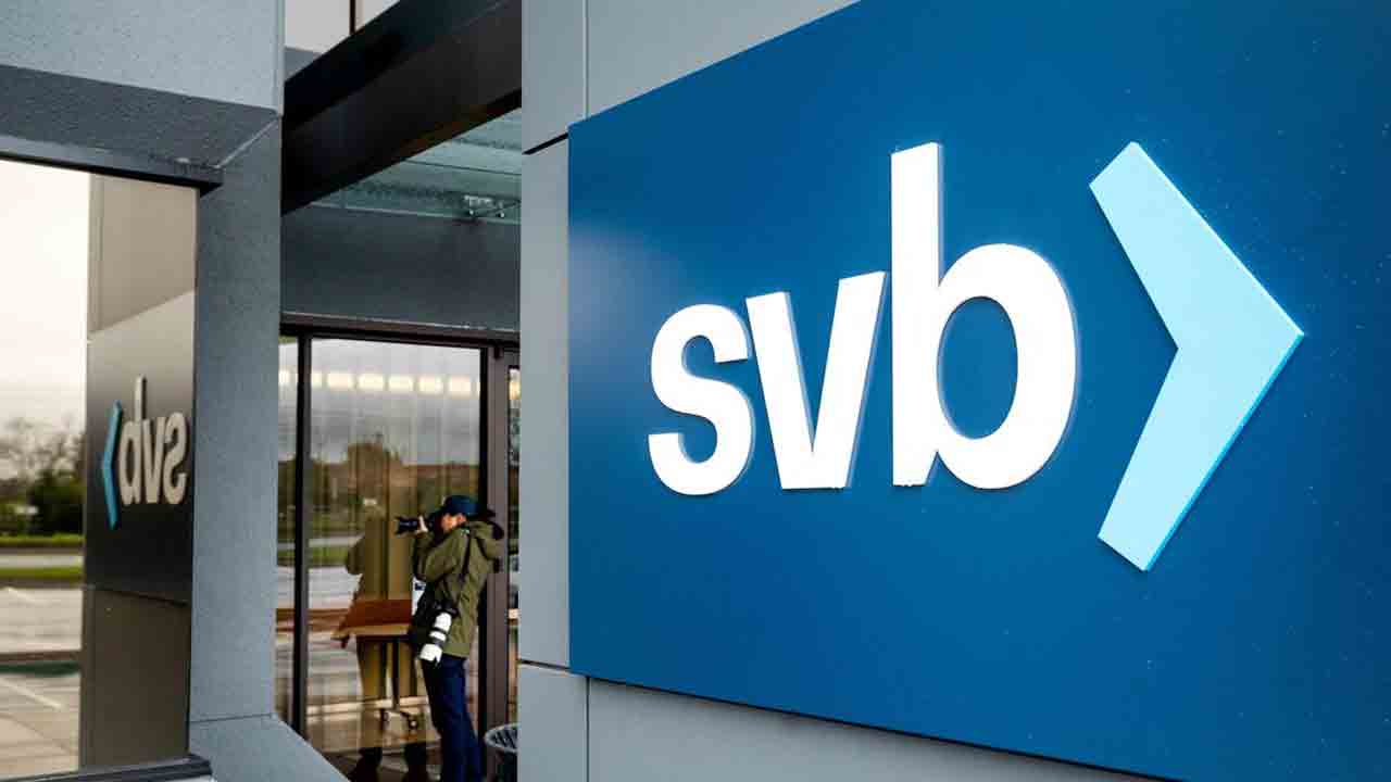 Silicon Valley Bank | ఎస్వీబీలో 500 మంది ఔట్.. తేల్చేసిన ఫస్ట్ సిటిజన్స్ సీఈఓ ఫ్రాంక్ హోల్డింగ్