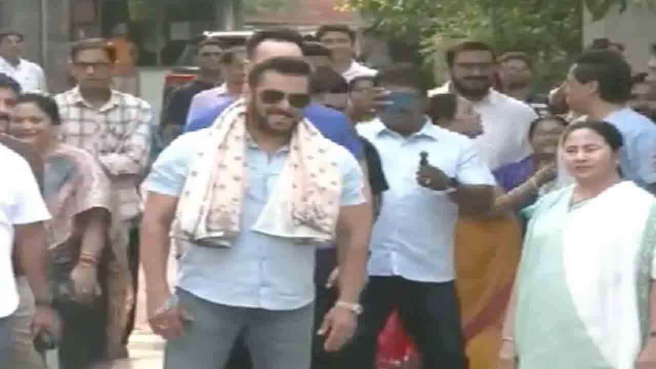 Salman Khan | బెంగాల్‌ సీఎం మమతా బెనర్జీని కలిసిన నటుడు సల్మాన్‌ ఖాన్‌