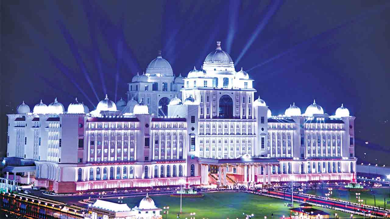 నిప్పును ఊదేసే నీరు