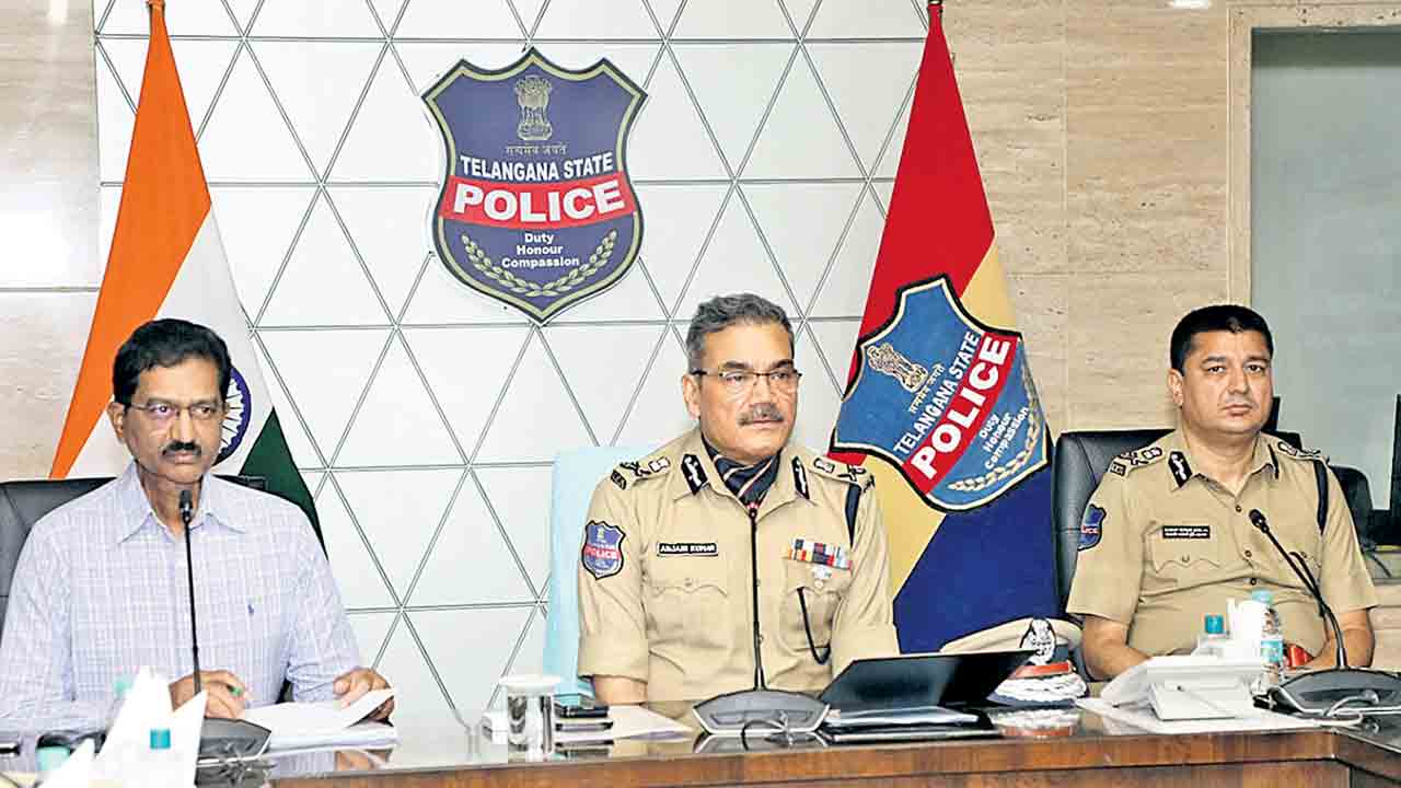 DGP Anjani kumar |  మావోయిస్టు కదలికలపై ప్రత్యేక నిఘా: డీజీపీ అంజనీకుమార్‌