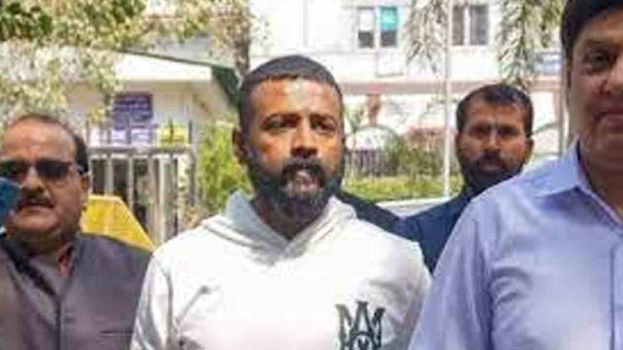 కేజ్రీవాల్‌ ఇంటి ఫర్నిచర్‌ నేనే కొనిచ్చా: సుకేశ్‌