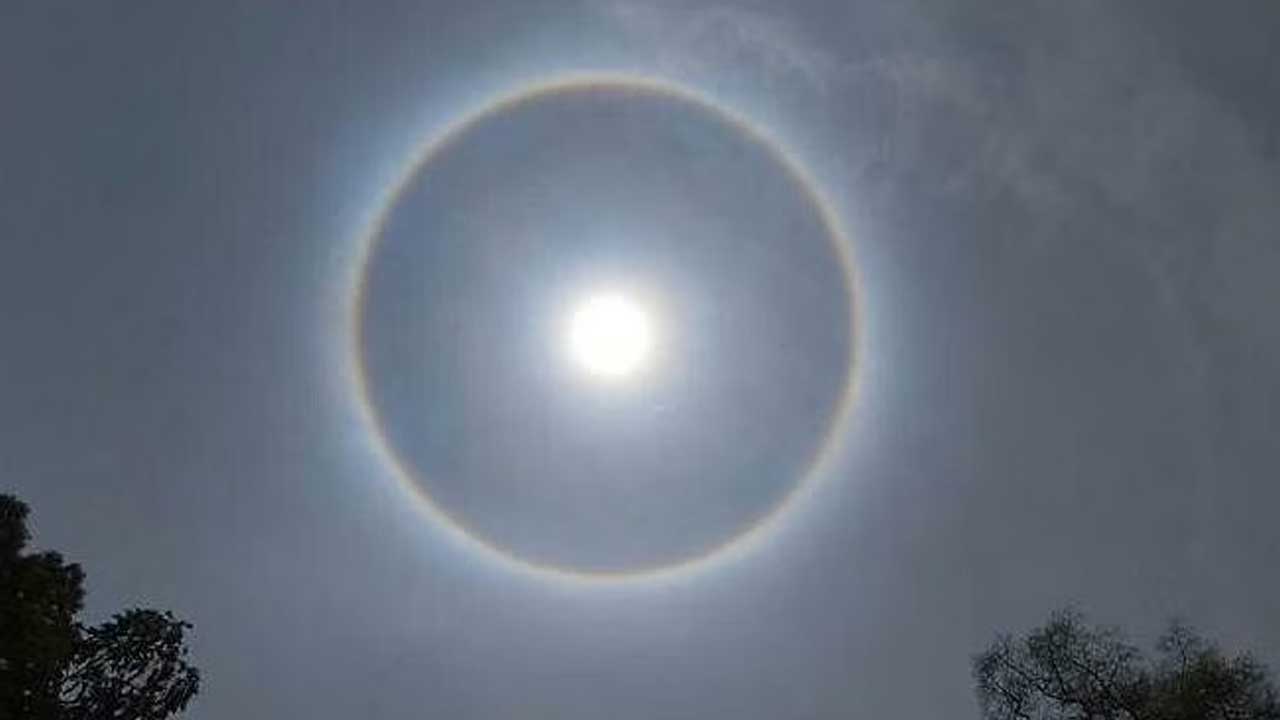 Rare Sun Halo | ఆకాశంలో అరుదైన అద్భుతం… సూర్యుడి చుట్టూ రంగురంగుల వెలుగు వలయం.. వీడియో