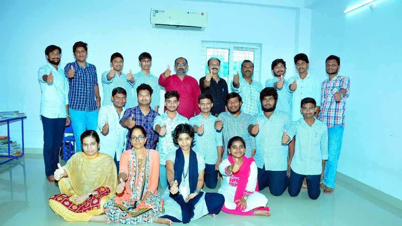 ఎంసెట్‌లో మనోళ్ళు మెరిశారు