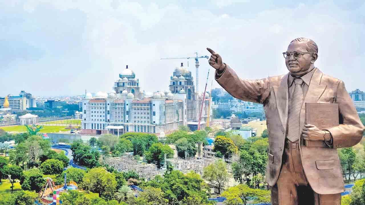 నగరం మదిలో నవయుగ వైతాళికుడు