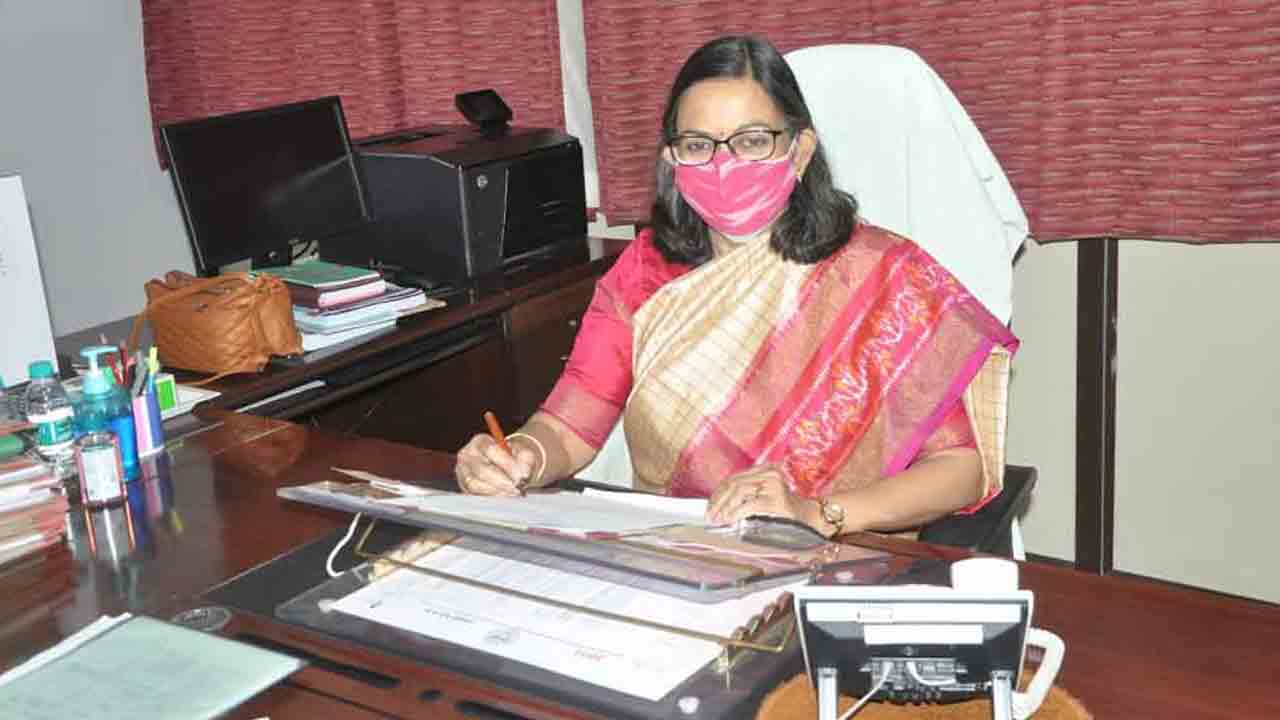 వెబ్‌సైట్‌లో ఏవో పరీక్షల హాల్‌టికెట్లు