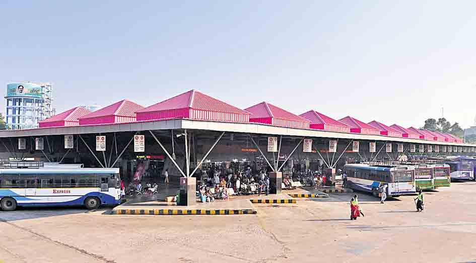 విలేజ్‌ బస్‌ ఆఫీసర్లు