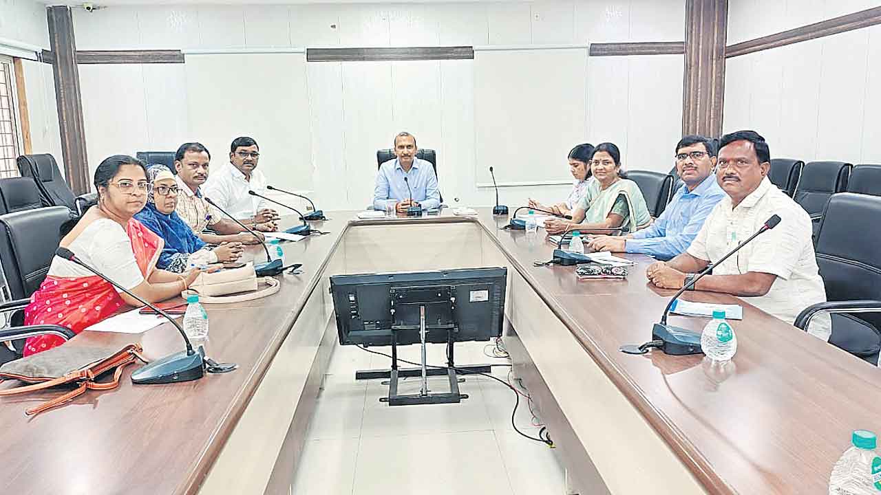 రంగంలోకి ఏసీబీ, విజిలెన్స్‌