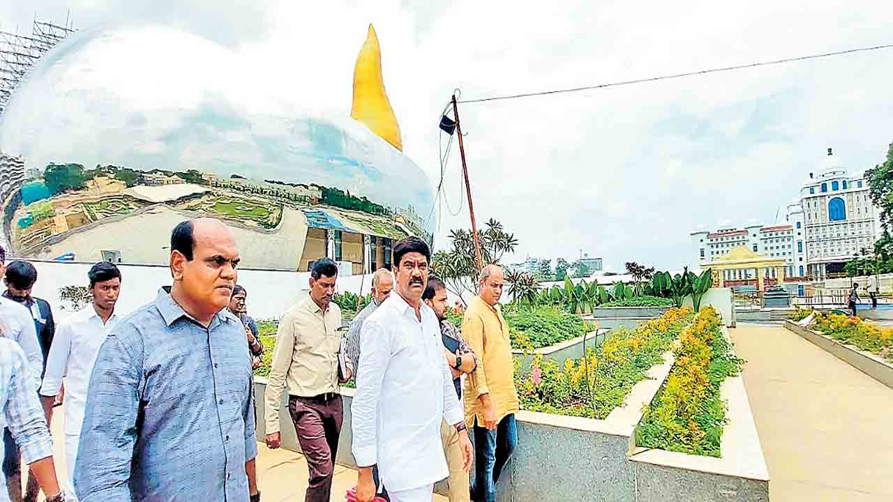 జూన్‌లో అమరుల స్మారకం ప్రారంభం