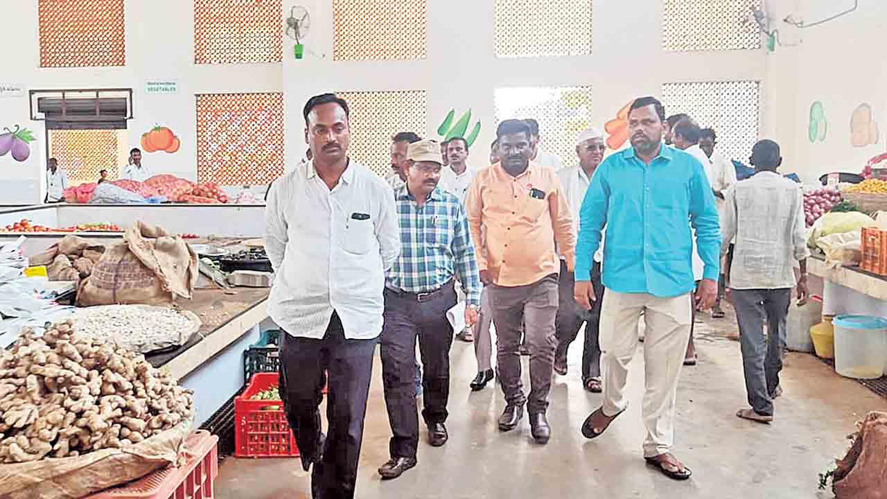 గోదావరి నీటిని చూస్తే సంతోషంగా ఉంది