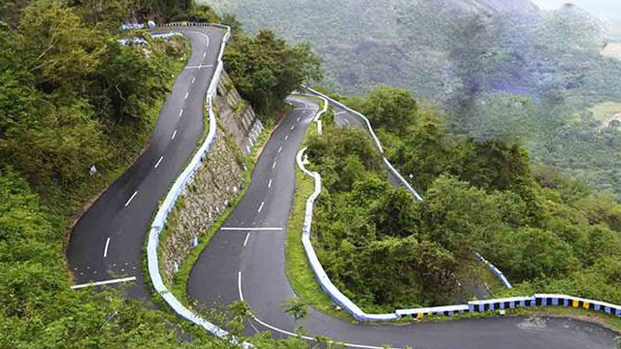 Road Accident | తిరుమల ఘాట్‌రోడ్డులో బస్‌ బోల్తా.. ఆరుగురు భక్తులకు తీవ్ర గాయాలు