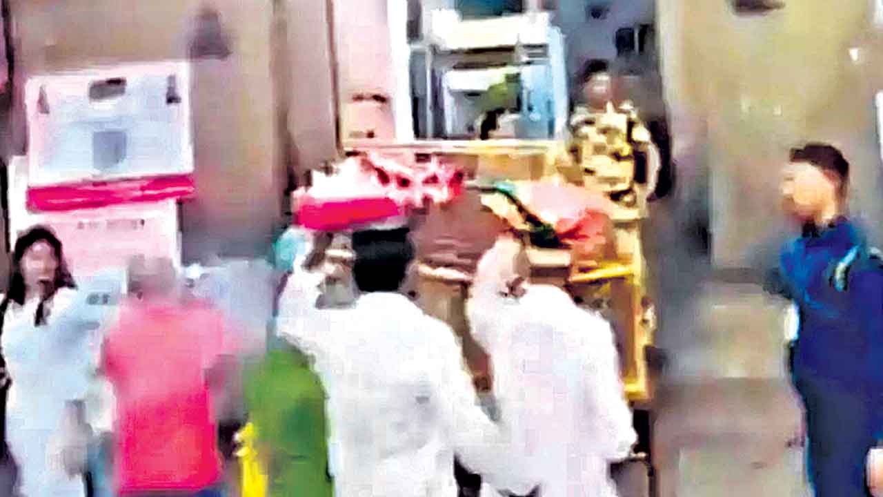 BJP |  మహారాష్ట్రలో మతచిచ్చుకు బీజేపీ కుట్ర.. త్రయంబకేశ్వర్‌ ఆలయంలో స్థానిక ముస్లింల దశాబ్దాల ఆచారం అడ్డగింత