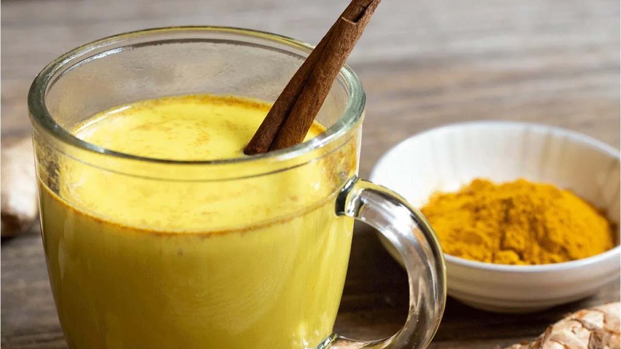 Turmeric Milk: పాలల్లో పసుపు కలిపి తాగితే ఆరోగ్యానికి మంచిదా.. కాదా.?