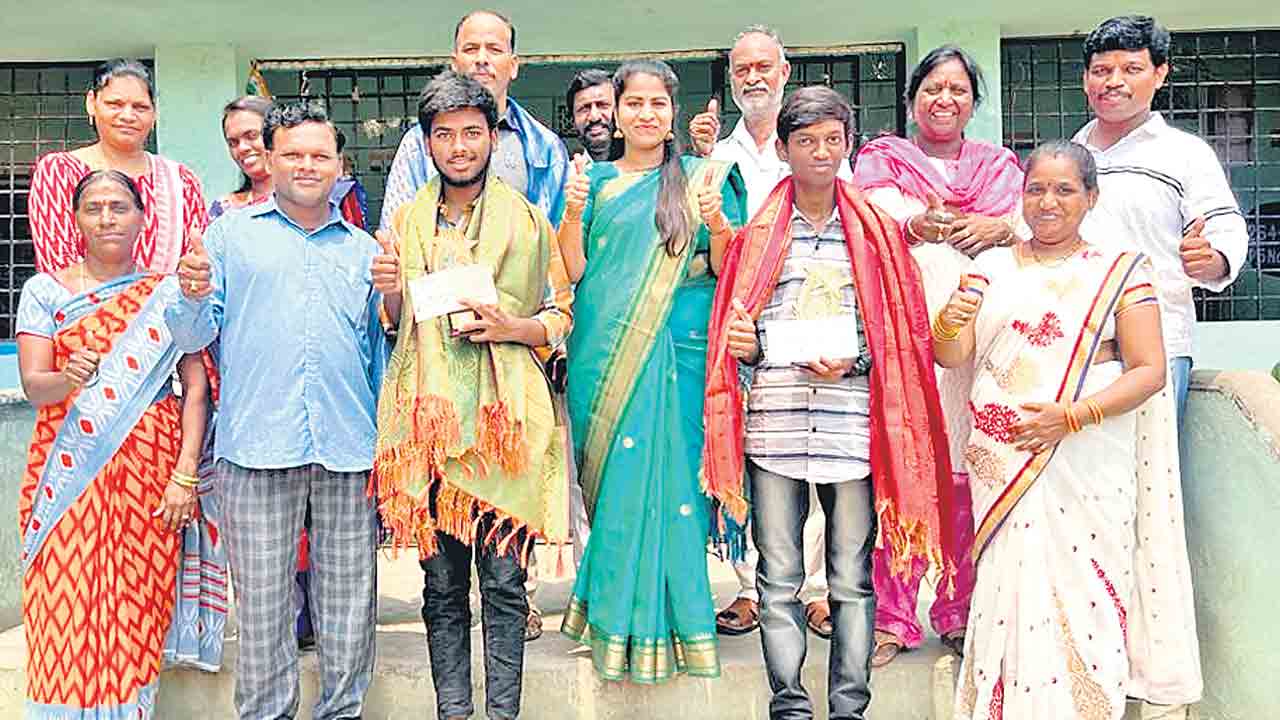 సర్కారు బడుల్లోనే అద్భుత ఫలితాలు