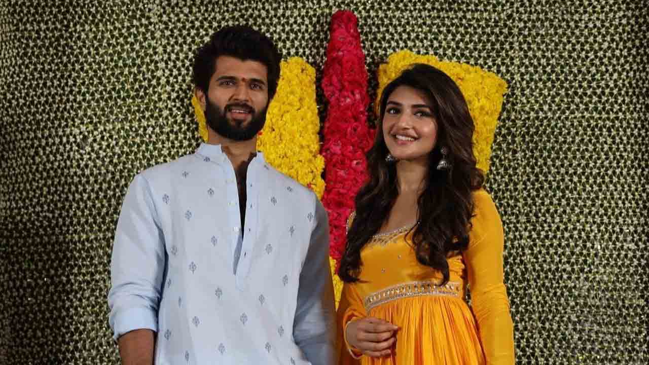 Vijay Devarakonda | ఘనంగా పూజా కార్యక్రమాలు పూర్తి చేసుకున్న VD12.. ఫోటోలు వైరల్‌