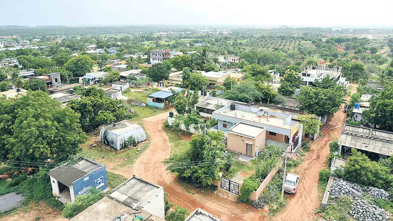నాడు దయనీయం..నేడు దరహాసం