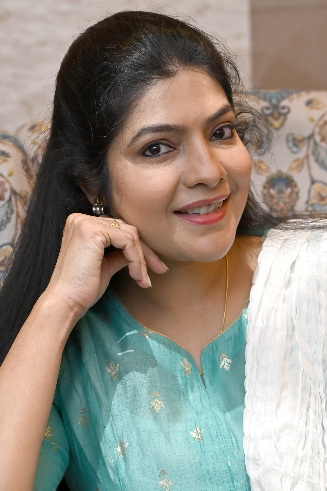 ఇలాంటి అక్కలు నిజ జీవితాల్లో చాలా మంది ఉంటారు. ఈ మధ్య అన్నీ యాక్షన్‌ మూవీస్‌, మనసులపై చెడు ప్రభావం చూపించే సినిమాలు వస్తున్నాయి. 