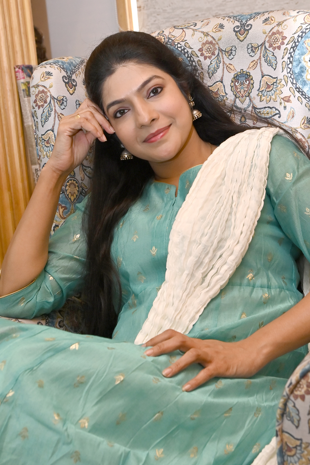 ఇన్నేండ్ల సుదీర్ఘ విరామం తర్వాత ఆమె నటించిన సినిమా ‘అన్నీ మంచి శకునములే’ (Anni Manchi Sakunamule ). 