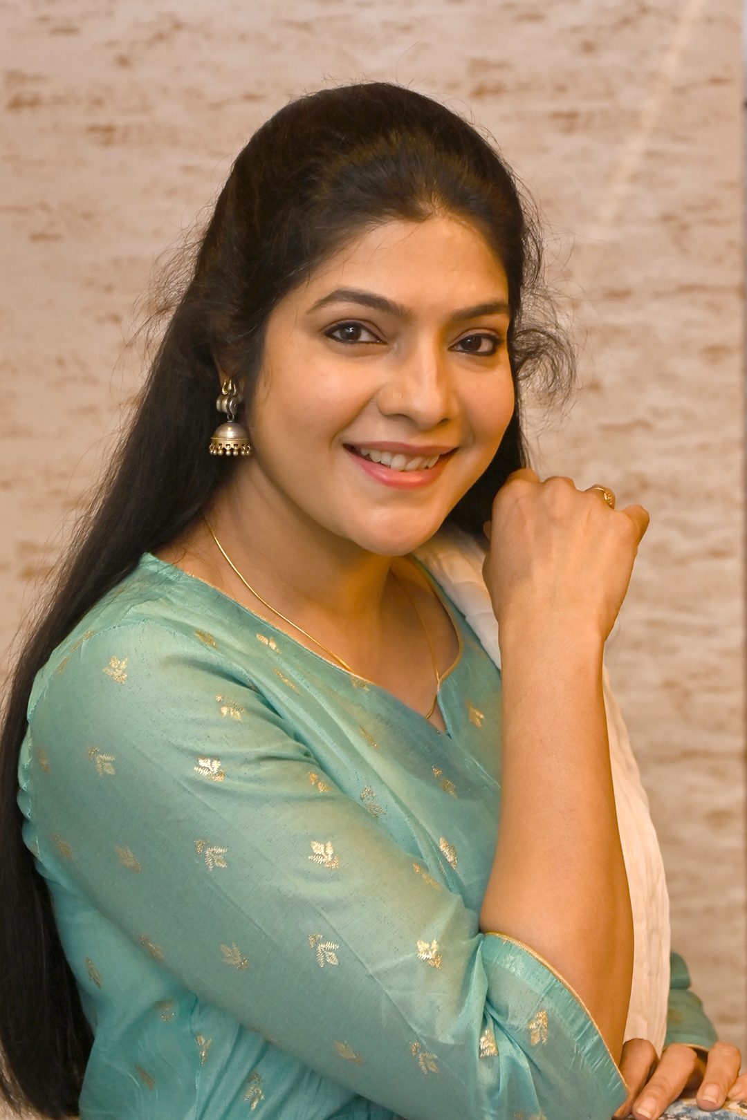 ఆ ఘనత దర్శకుడికే చెందుతుందని చెప్పాను. ఆ తర్వాత ఇక సినిమాల్లో నటించలేదు. పెళ్లి, పిల్లలు, వారి చదువులతోనే సరిపోయింది. 