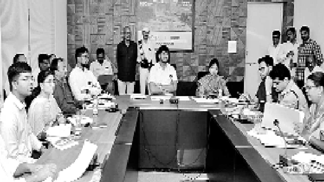 దశాబ్ది వేడుకలు ఘనంగా నిర్వహించాలి