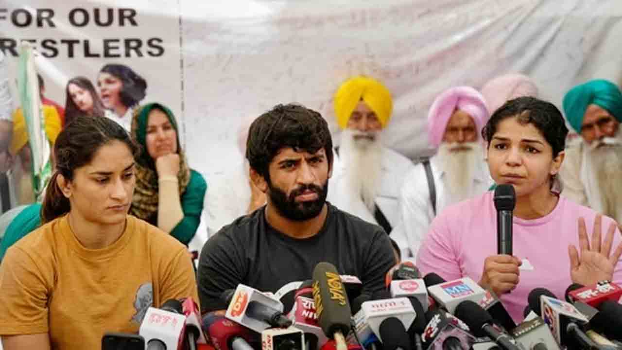 Vinesh Phogat | నేనే కాదు.. బ్రిజ్‌ భూషణ్‌పై ఫిర్యాదు చేసిన రెజ్లర్లంతా నార్కో పరీక్షలకు సిద్ధంగా ఉన్నారు : వినేశ్‌ ఫొగాట్‌