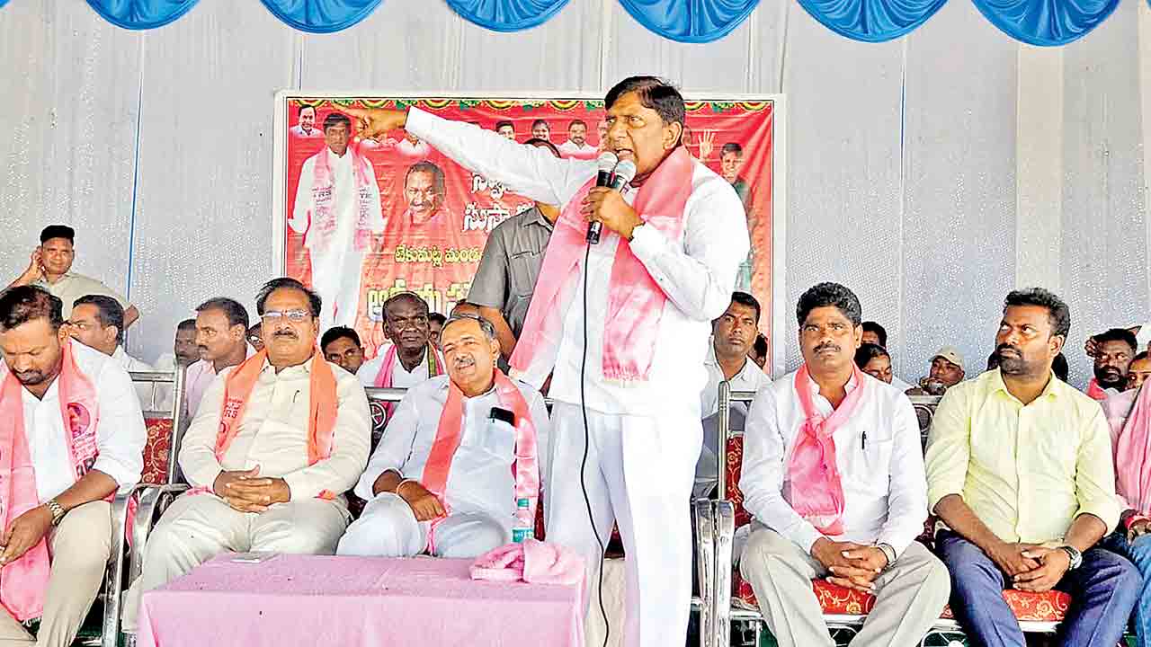 సంక్షేమ పథకాలే ఆయుధాలు