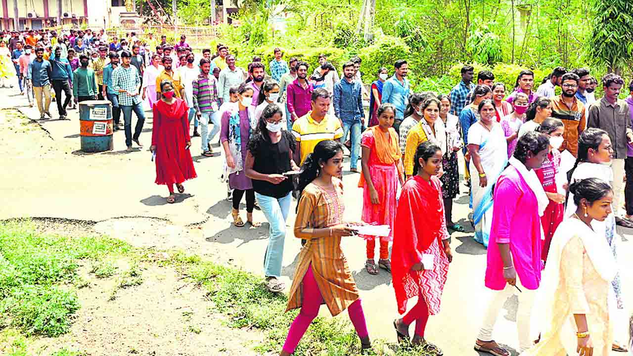 కానిస్టేబుల్‌ నియామక పరీక్ష ప్రశాంతం