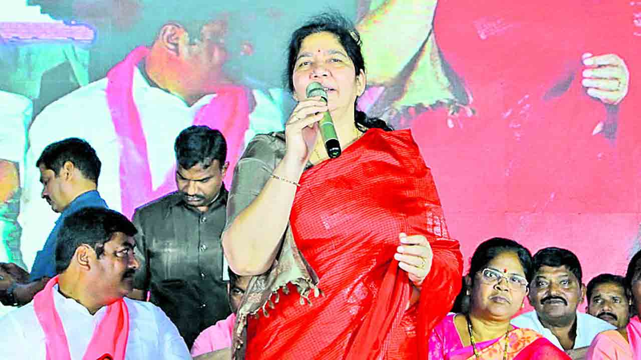 విద్వేషాలు రెచ్చగొట్టే బీజేపీని నిలదీయాలి