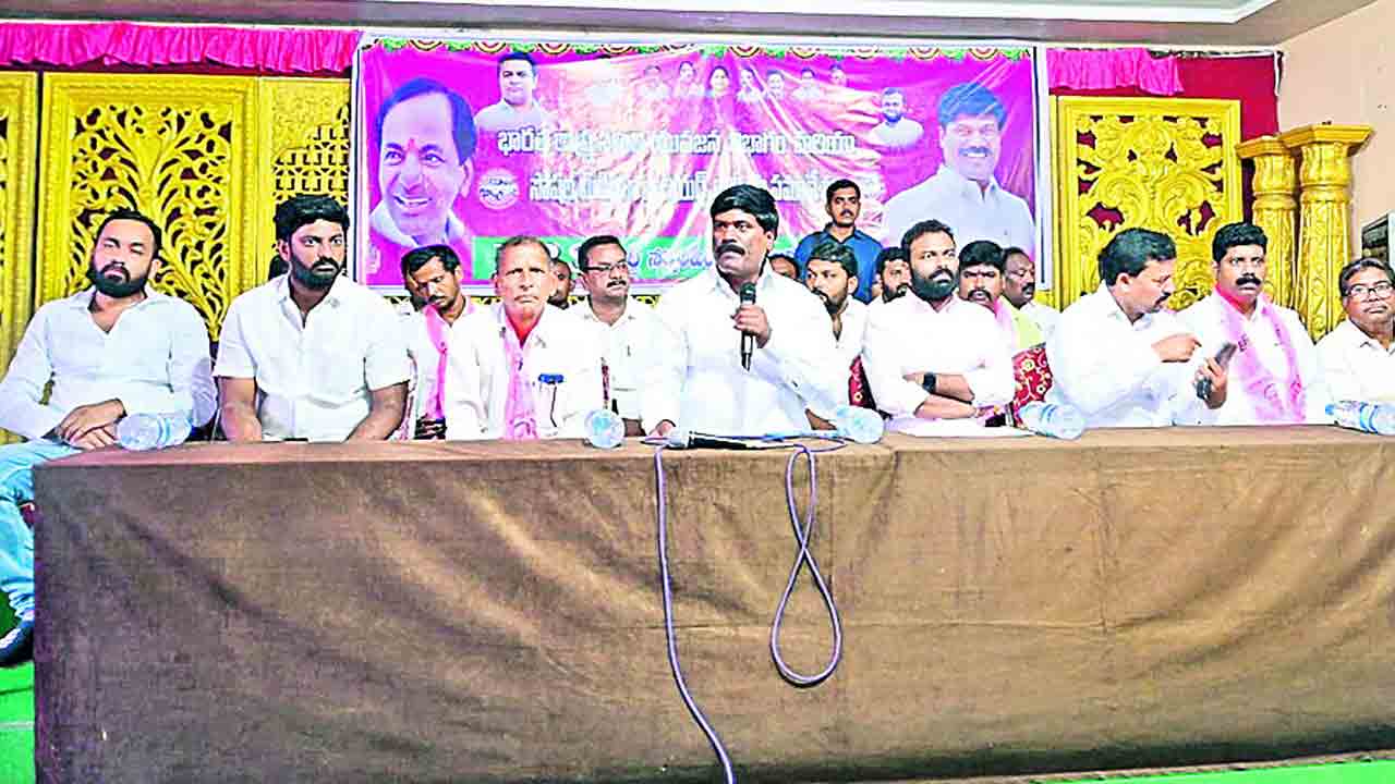 ప్రభుత్వ పథకాలను ప్రజల్లోకి తీసుకెళ్లాలి