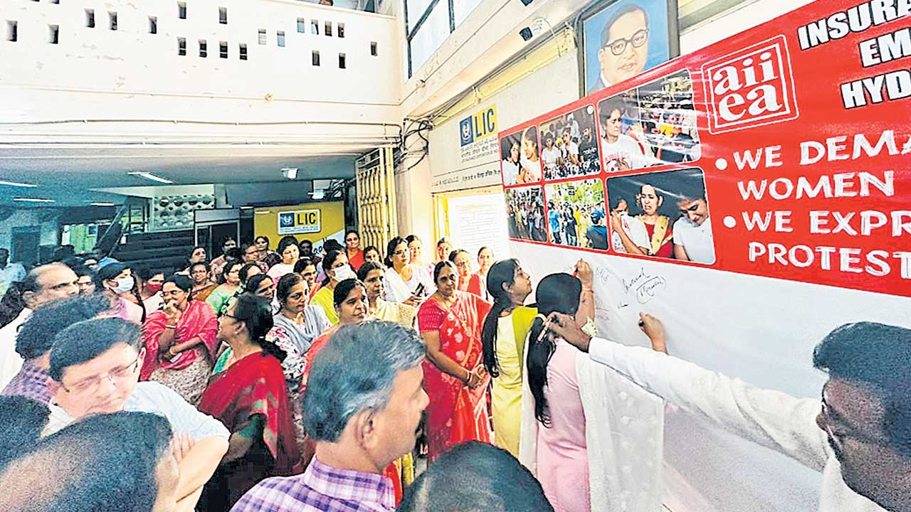 రెజ్లర్లపై లైంగిక వేధింపులు సిగ్గుచేటు