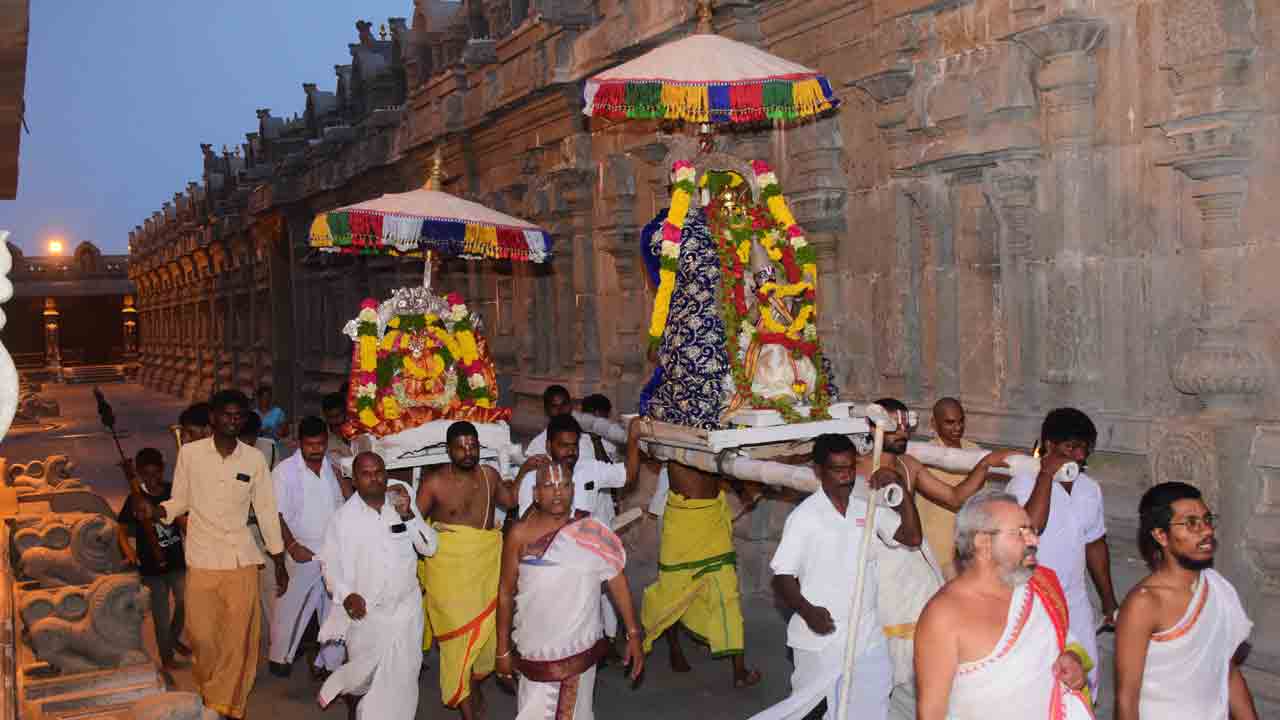 లక్ష్మీనరసింహుడికి వైభవంగా జోడు సేవోత్సవం