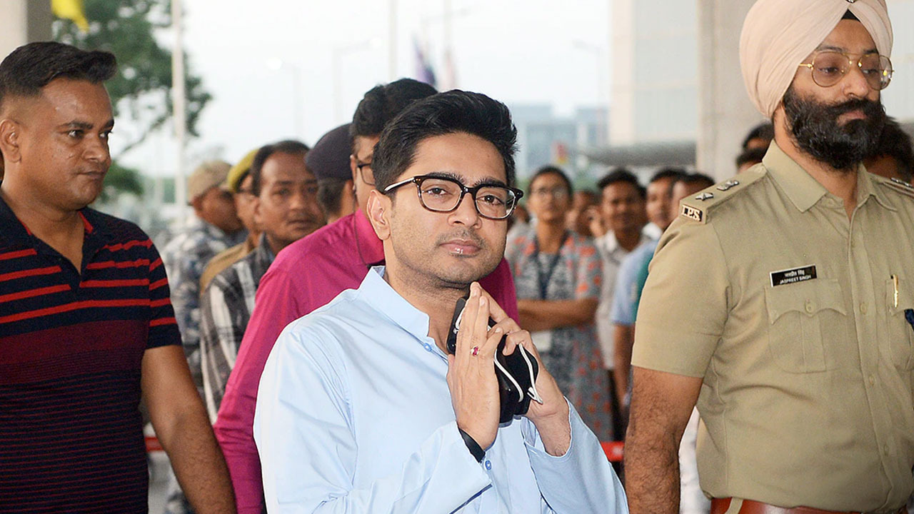 Abhishek Banerjee: స్కూల్ జాబ్స్ స్కామ్‌లో మ‌మ‌తా బెన‌ర్జీ మేన‌ల్లుడిని ప్ర‌శ్నించిన సీబీఐ