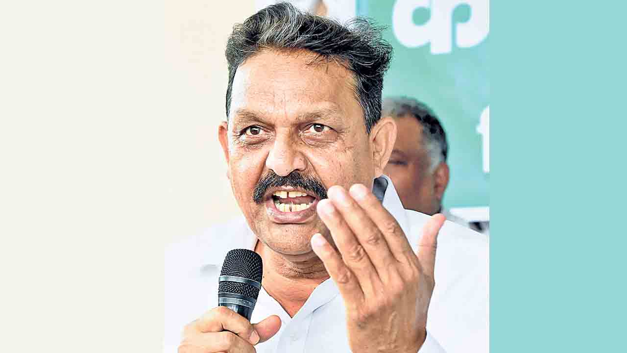 బీఎస్పీ ఎంపీ అఫ్జల్‌పై అనర్హత వేటు