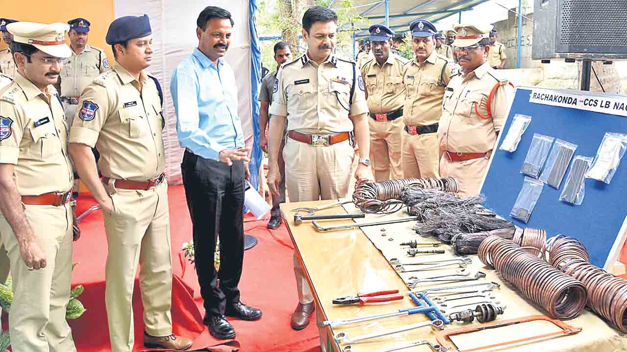 ట్రాన్స్‌ఫార్మర్ల దొంగల ముఠా అరెస్టు