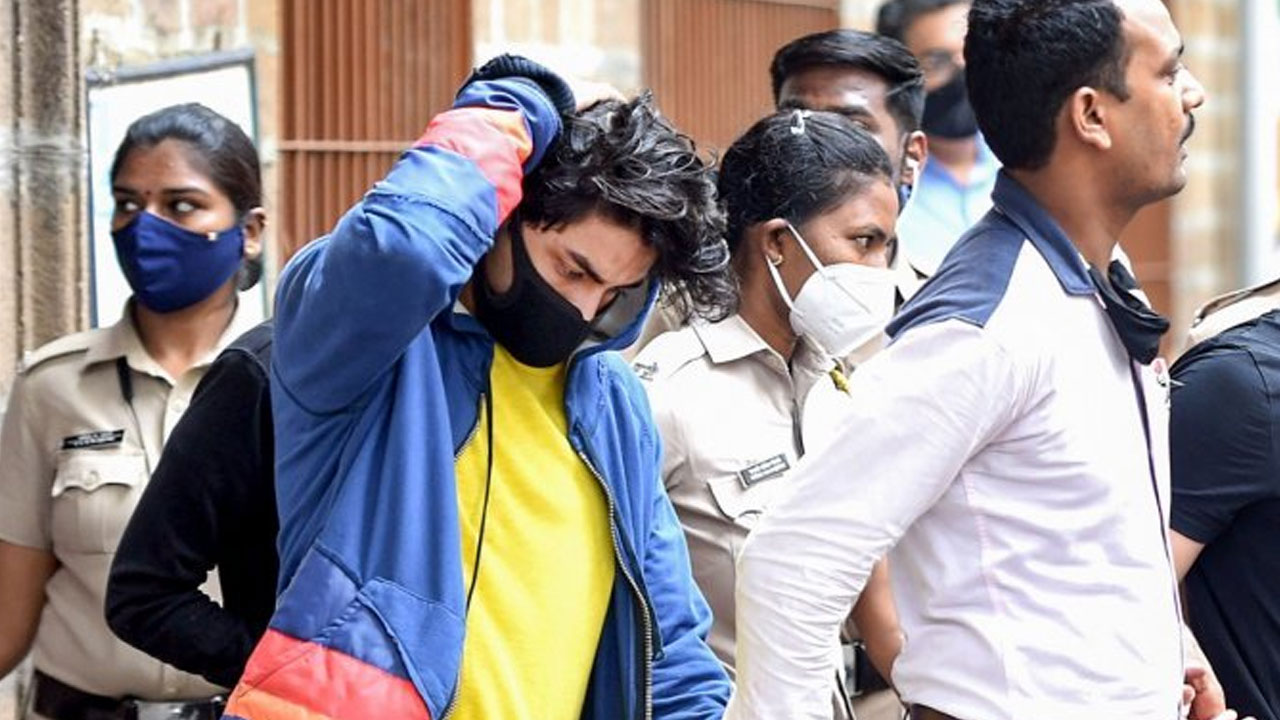 Aryan Khan: ఆర్య‌న్ ఖాన్ డ్ర‌గ్స్‌ కేసులో 25 కోట్ల లంచం డిమాండ్ చేశారు:  సీబీఐ రిపోర్టు