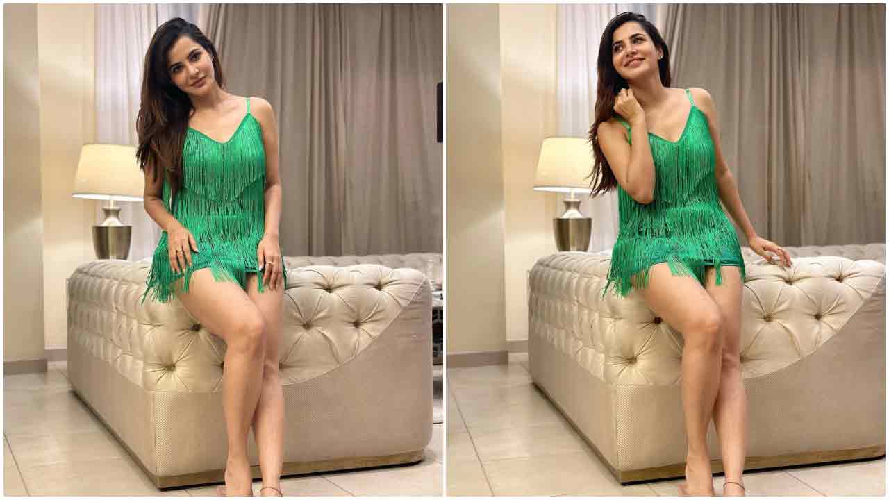 Ashu Reddy : గ్రీన్ మినీ స్కర్ట్‌లో మతులు పోగొడుతున్న అషురెడ్డి..