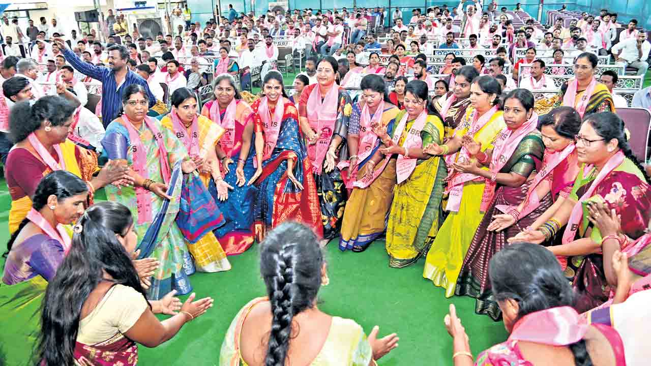 సబ్బండ వర్గాల సంక్షేమమే ఎజెండా