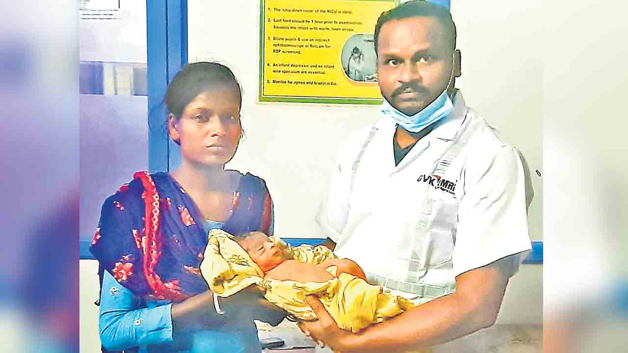 CPR | అప్పుడే పుట్టిన బిడ్డకు సీపీఆర్‌.. ప్రాణాలు కాపాడిన 108 సిబ్బంది