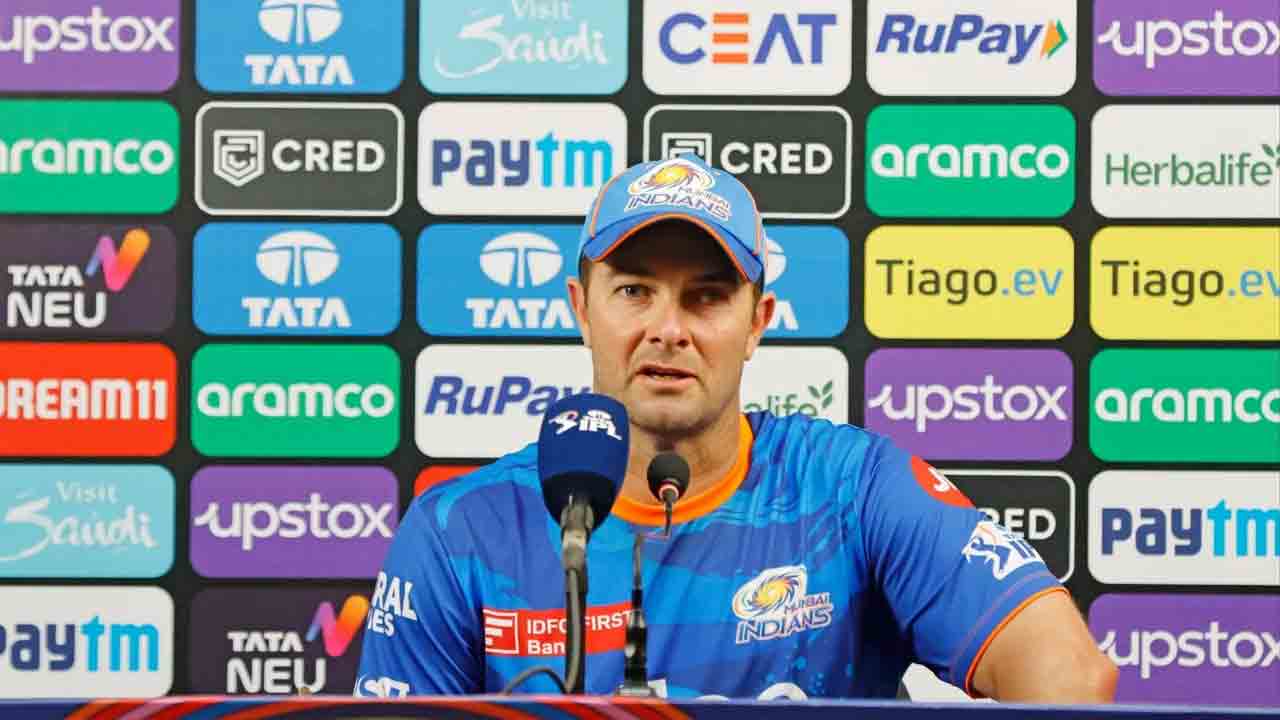 Mark Boucher | ఫిట్‌గా లేకుంటే వేటు త‌ప్ప‌దు.. బౌల‌ర్లకు ముంబై హెడ్‌కోచ్ హెచ్చ‌రిక‌