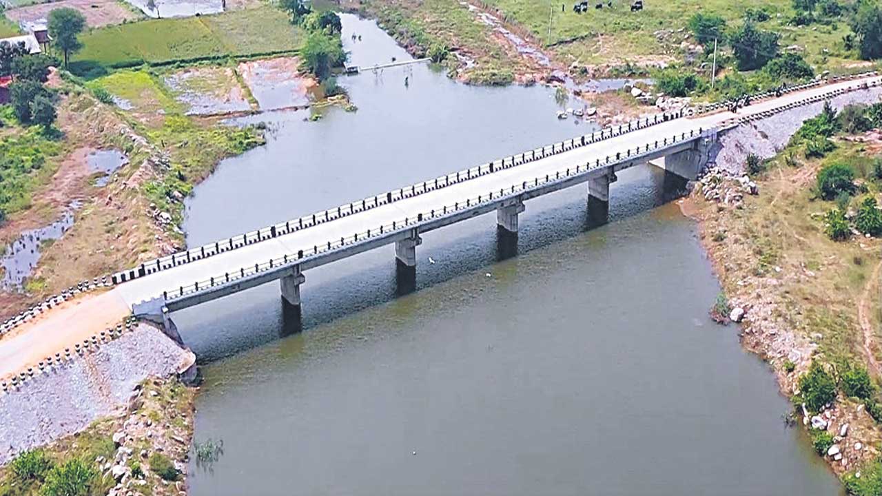 స్వరాష్ట్రంలో.. సగర్వంగా..