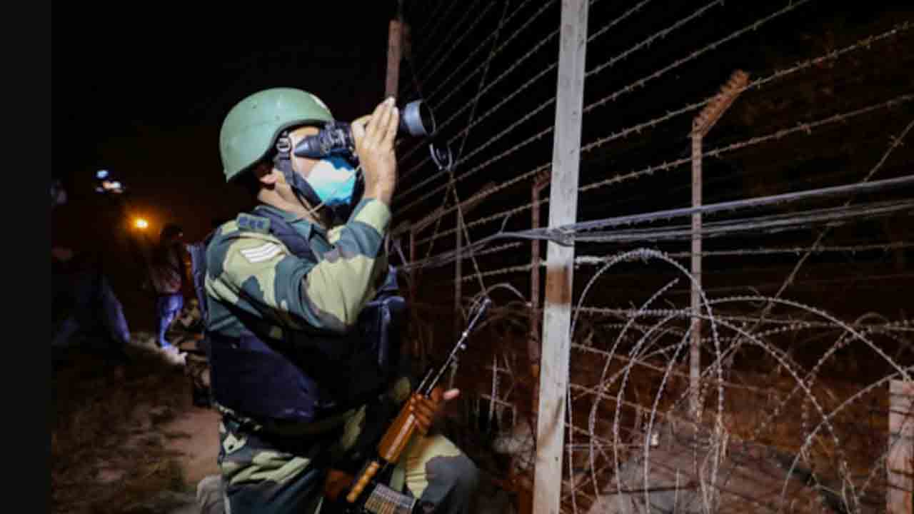 BSF | పాకిస్తాన్ డ్ర‌గ్ స్మ‌గ్ల‌ర్ల‌ను కాల్చి చంపిన బీఎస్ఎఫ్ జ‌వాన్లు