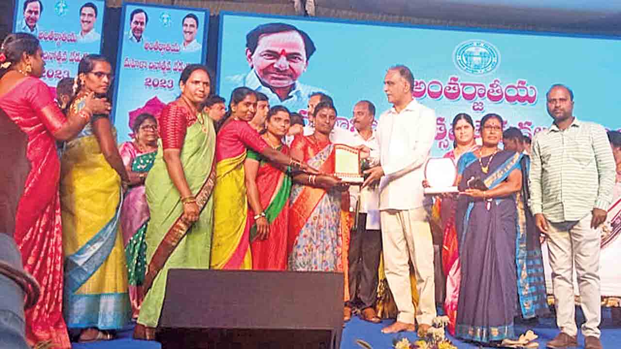 స్త్రీలకు పెన్నిధి