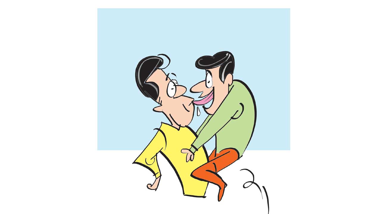 కుక్కకు సందిస్తే.. మూతులు నాకిందట