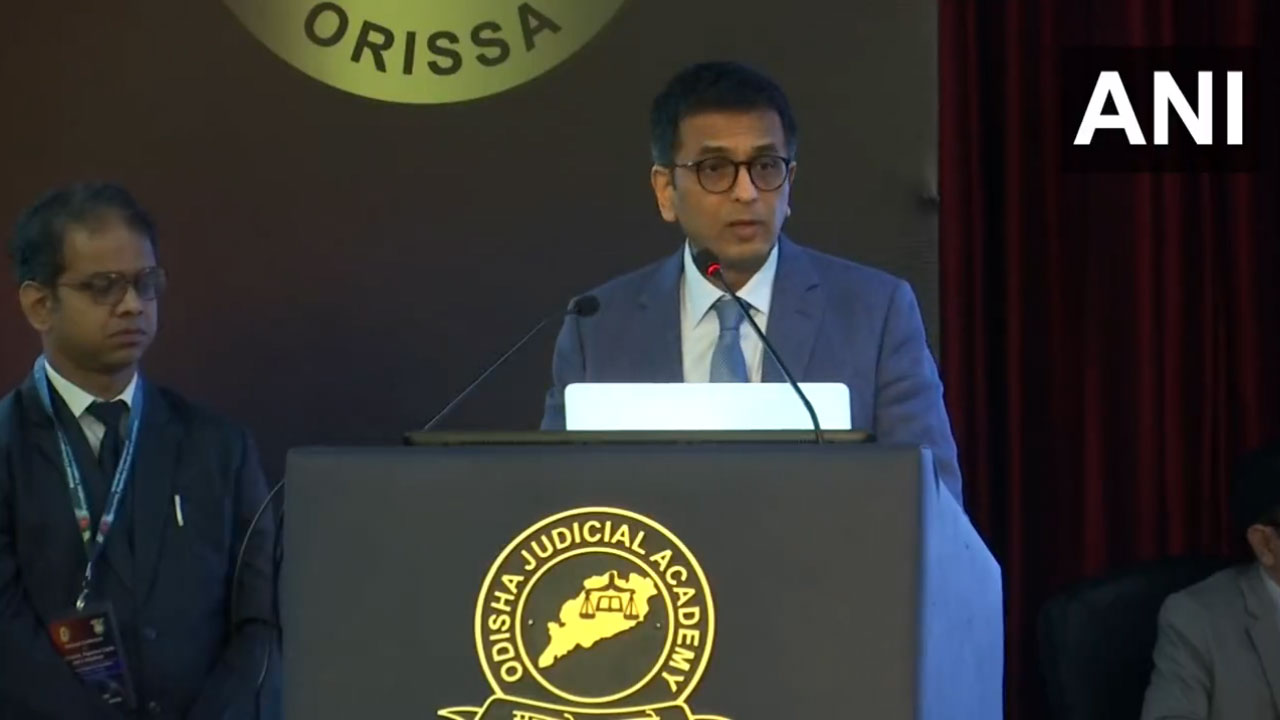 CJI DY Chandrachud: డేటా సెక్యూర్టీపై జాతీయ మోడ‌ల్‌ను రూపొందిస్తున్నాం: సీజేఐ చంద్ర‌చూడ్‌