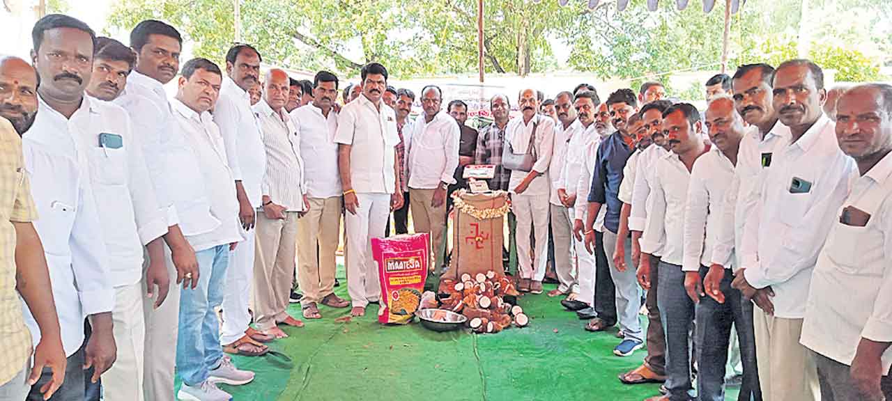 ప్రతి గింజా కొనుగోలు చేస్తాం